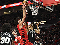 Дени Авдия набрал 19 очков. 