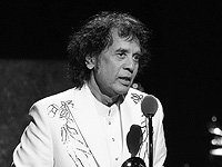 Умер Закир Хусейн, индийский музыкант, четырехкратный обладатель 