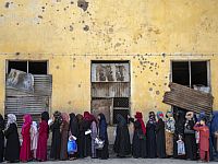 Лидер талибов приказал замуровать окна в 