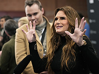 Брук Шилдс рассказала, что во время операции врач самовольно сделал ей