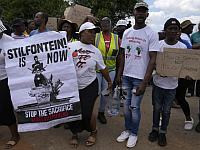 Полиция Южной Африки извлекла из заброшенного рудника Стилфонтейн десятки умерших от голода шахтеров