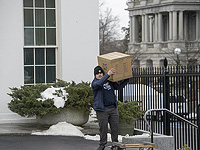 Из Белого дома вывозят вещи Джо Байдена