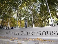 Суд признал антиконституционным указ Трампа об ограничении права на гражданство США