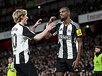 Юбилейный матч Мойеса. Достижение Исака. Результаты матчей чемпионата Англии