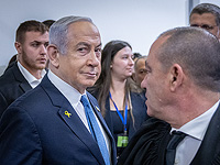 В суде возобновился допрос Нетаниягу, премьера сопровождает врач