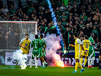 Полиция прервала матч между 