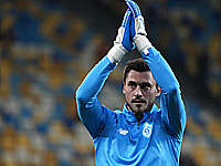 Вратарь сборной Украины перешел из киевского 