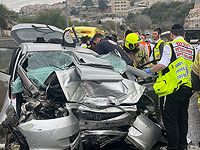 Автобус столкнулся с автомобилем в Бейтар-Илите, мужчина в критическом состоянии