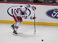 НХЛ. Адам Фокс установил клубный рекорд. Голы братьев Ткачук