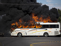 В Мексике при ДТП сгорел автобус, десятки жертв