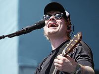 Эд Ширан арестован индийской полицией за уличный концерт