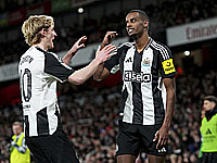 Кубок английской лиги. Юбилейный гол Исака. 