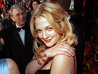 Голливудской актрисе Дрю Бэрримор – 50. Фотогалерея