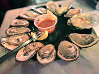 Устрицы содержат белок, уничтожающий бактерии, которые вызывают пневмонию, ангину и скарлатину