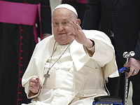 Папа Франциск причастился и позвонил в Газу