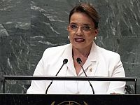 Вертолет президента Гондураса совершил аварийную посадку в джунглях