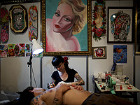 Чернила для татуировок могут увеличить риск развития рака кожи и лимфомы