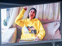 Освобожденные заложницы Эмили Дамари и Роми Гонен посетили Площадь Похищенных