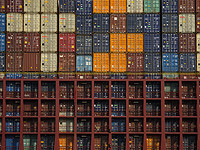 Грузовое судно, столкнувшееся с танкером возле побережья Англии, перевозило высокотоксичное вещество