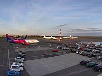 Самолет, летевший из Стамбула в Москву, совершил экстренную посадку в Вильнюсе