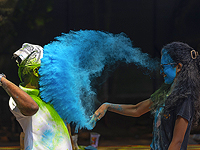 Красочный фестиваль Холи в Индии. Фоторепортаж