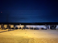 Оптовая доставка: 28 нелегалов за двойной стенкой фургона для перевозки мебели