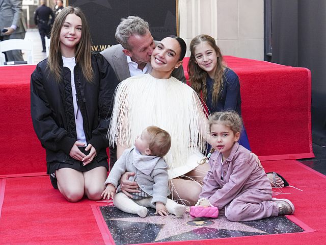 Звезда Галь Гадот на Аллее славы в Голливуде. Фоторепортаж
Звезда Галь Гадот на Аллее славы в Голливуде. Фоторепортаж