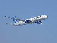 Пилот United Airlines напал на пассажира-еврея, который слишком долго находился в туалете