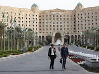 В Саудовской Аравии начались переговоры представителей России и США