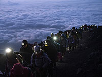 Японские власти удвоили плату за восхождение на Фудзияму
