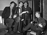 Одна из старейших британских рок-групп уйдёт со сцены после выступления в Гластонбери