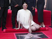 Variety: компания Disney наняла охрану для Галь Гадот после угроз в адрес актрисы