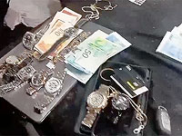 Мошенники обманывали людей, продававших дорогие вещи в соцсетях