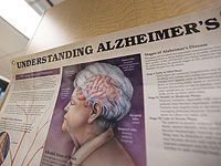 Ваше окружение может влиять на риск развития деменции