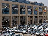 Юрсоветник мэрии Рамат а-Шарона потребовал штрафовать бизнесы в BiG Глилот за работу по субботам