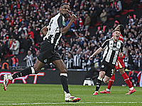 Чемпионат Англии. Антирекорд ван Нистельроя. Рекорд Исака. Юбилейная победа 