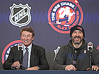 НХЛ. Александр Овечкин повторил рекорд Уэйна Гретцки