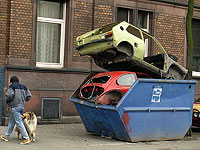 ЕС оштрафовал автоконцерны за ложь об утилизации. Сдавший картель Mercedes от штрафа освобожден