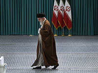 Аятолла Хаменеи о переговорах с США: