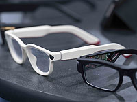 Очки и браслеты под управлением ИИ-модели помогают слепым ориентироваться