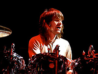 Сын Ринго Старра вновь стал барабанщиком The Who через несколько дней после увольнения