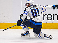 Рекорды Коннора и Шейфеле и 100 минут штрафа на 60-й минуте