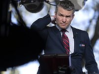 New York Times: глава Пентагона Хегсет обсуждал с женой и братом удары по хуситам в личном чате