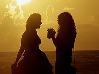 Женщины часто полагаются на запах при выборе друзей