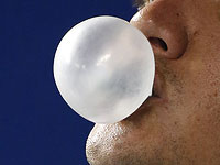 Ученые создали жевательную резинку, которая борется с герпесом и гриппом