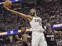 НБА. Трофей Хакима Оладжувона завоевал Эван Мобли