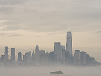 В Нью-Йорке вертолет рухнул в реку Гудзон,  не менее трех погибших