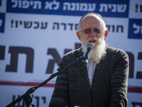 Раввин Яаков Медан призвал коллег отказаться от бойкота церемонии зажжения факелов