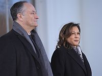 Трамп исключил мужа Харрис из состава попечительского совета Музея Холокоста