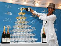 Хорошее настроение и шампанское могут снизить риск внезапной остановки сердца